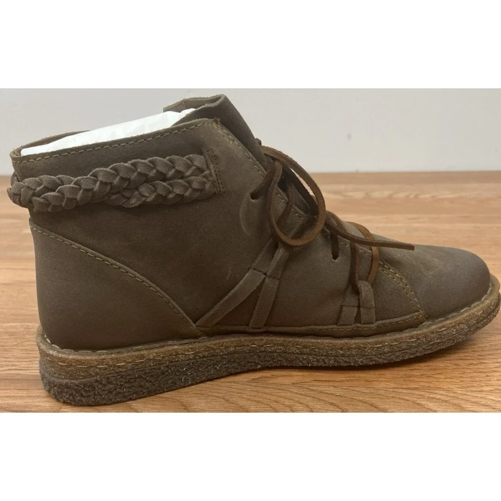 Born Temple II Suede Leather Women's Ankle Boots, Distressed Brown Size 11 NEW